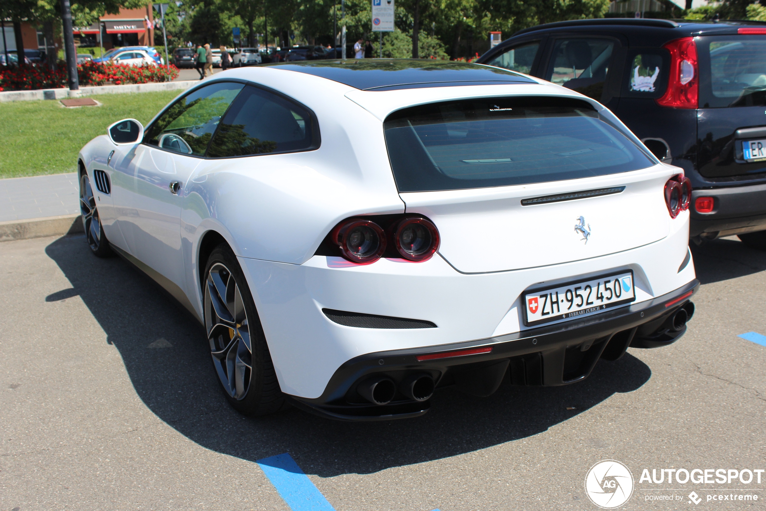 Ferrari GTC4Lusso T