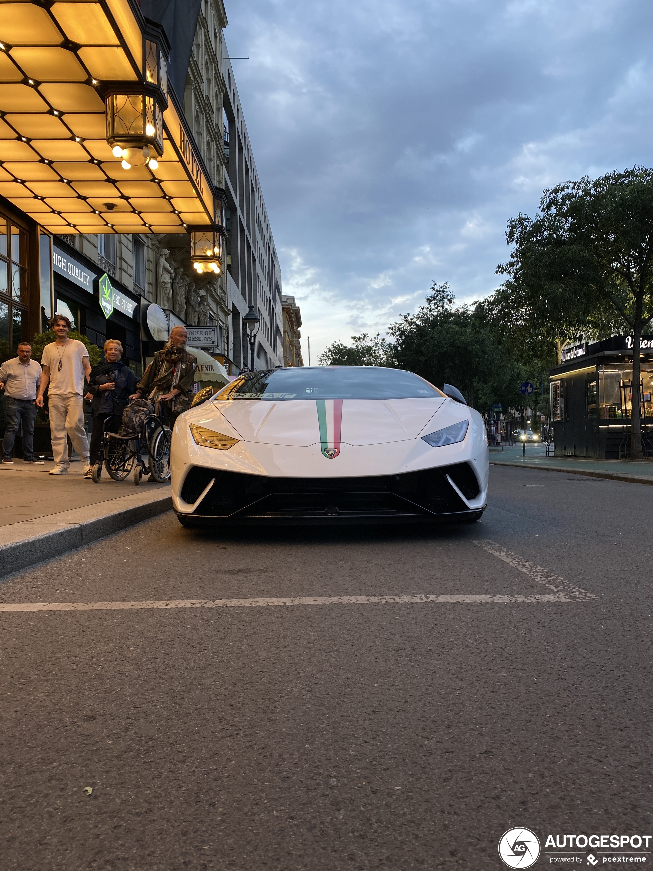 Lamborghini Huracán LP640-4 Performante