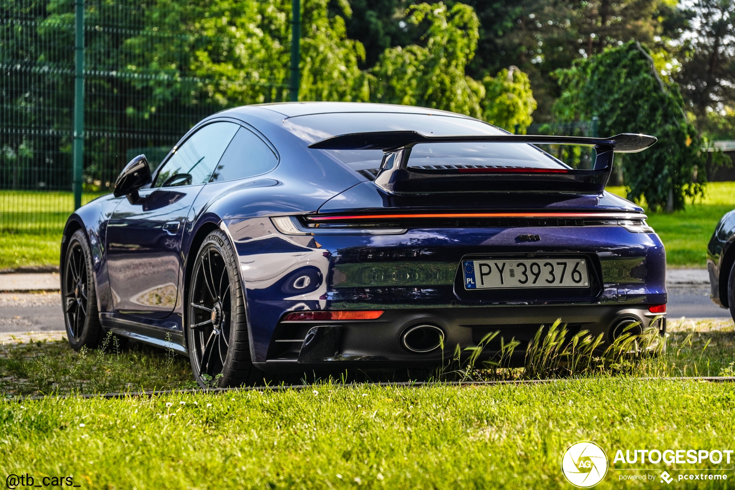 Porsche 992 Carrera 4 GTS