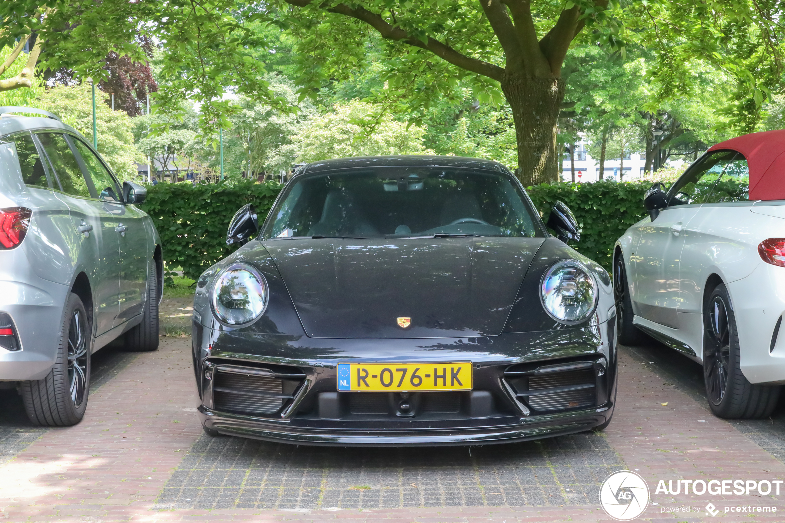 Porsche 992 Carrera 4 GTS