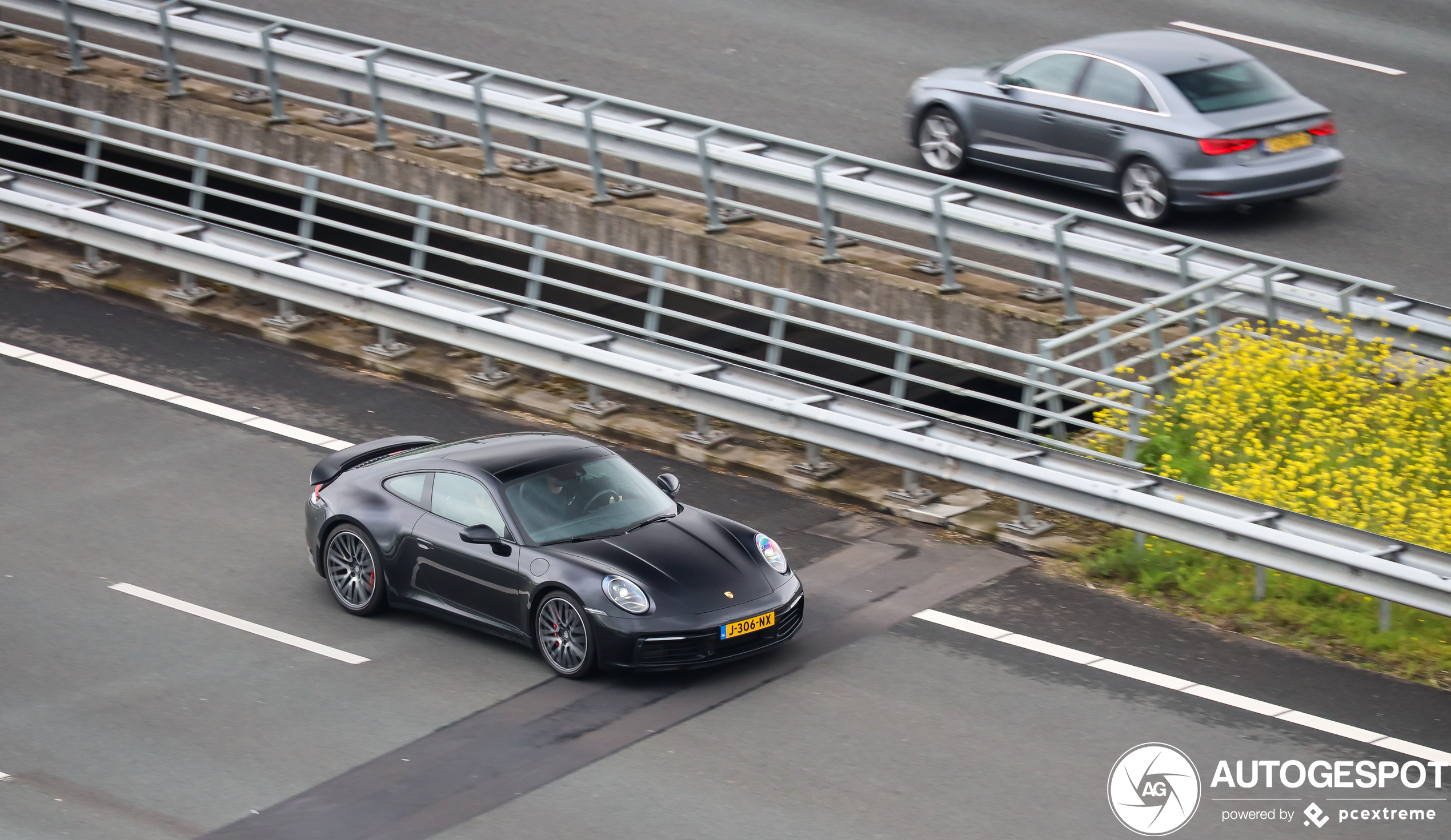 Porsche 992 Carrera 4S