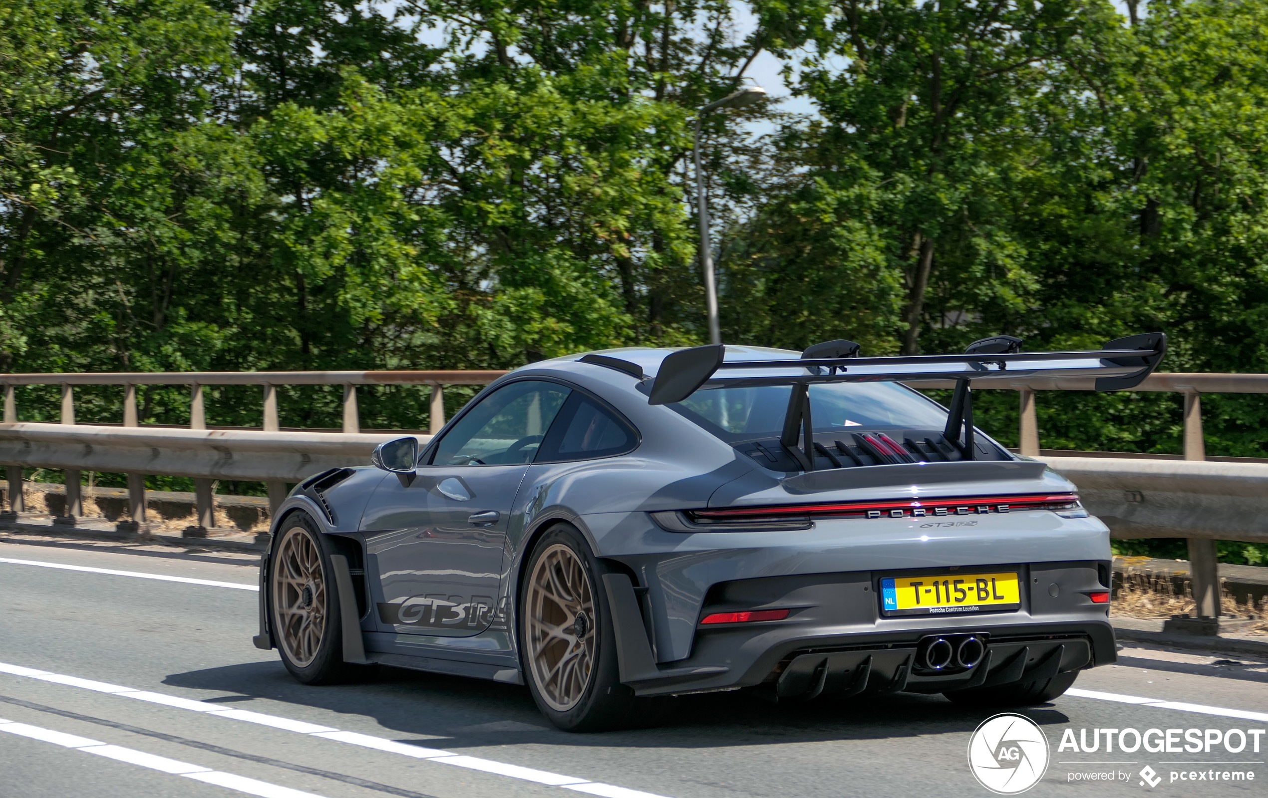 Porsche 992 GT3 RS Weissach Package