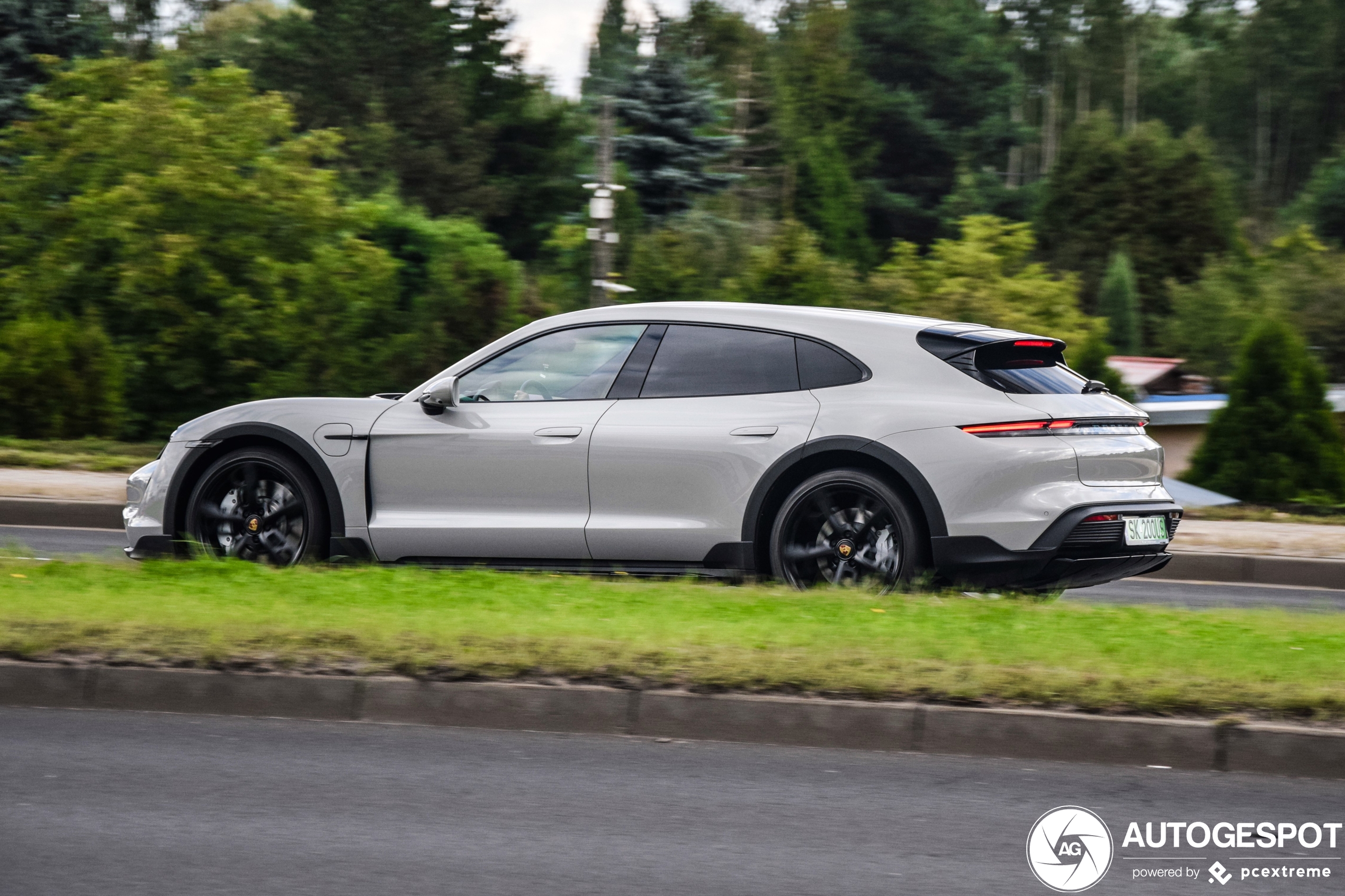 Porsche Taycan Turbo Cross Turismo