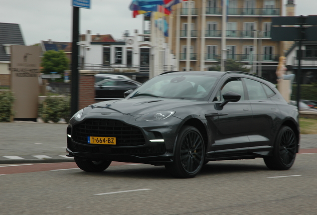 Aston Martin DBX707