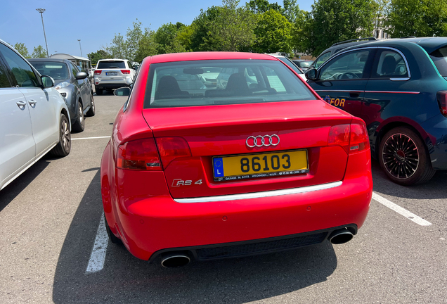 Audi RS4 Sedan