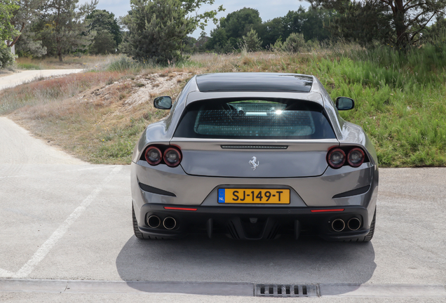 Ferrari GTC4Lusso