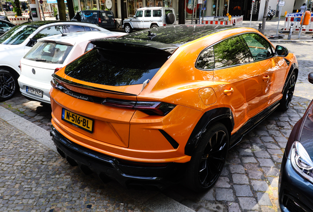 Lamborghini Urus Nero Design