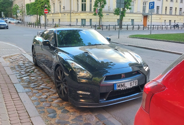 Nissan GT-R 2011