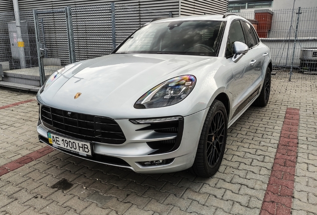 Porsche 95B Macan GTS