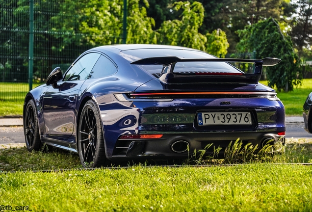 Porsche 992 Carrera 4 GTS