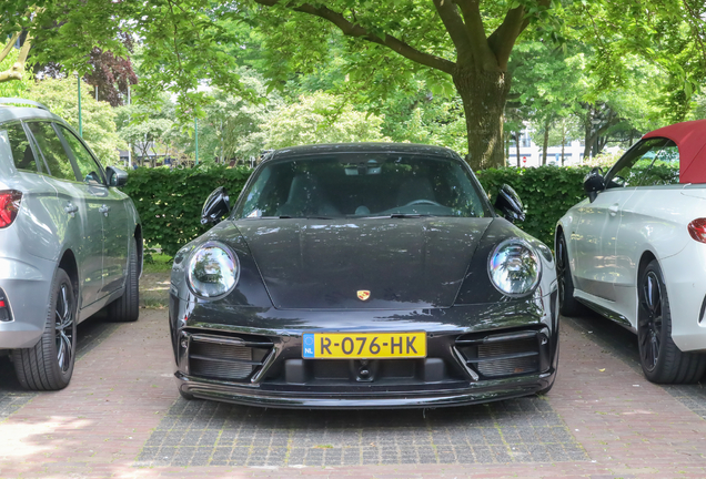 Porsche 992 Carrera 4 GTS