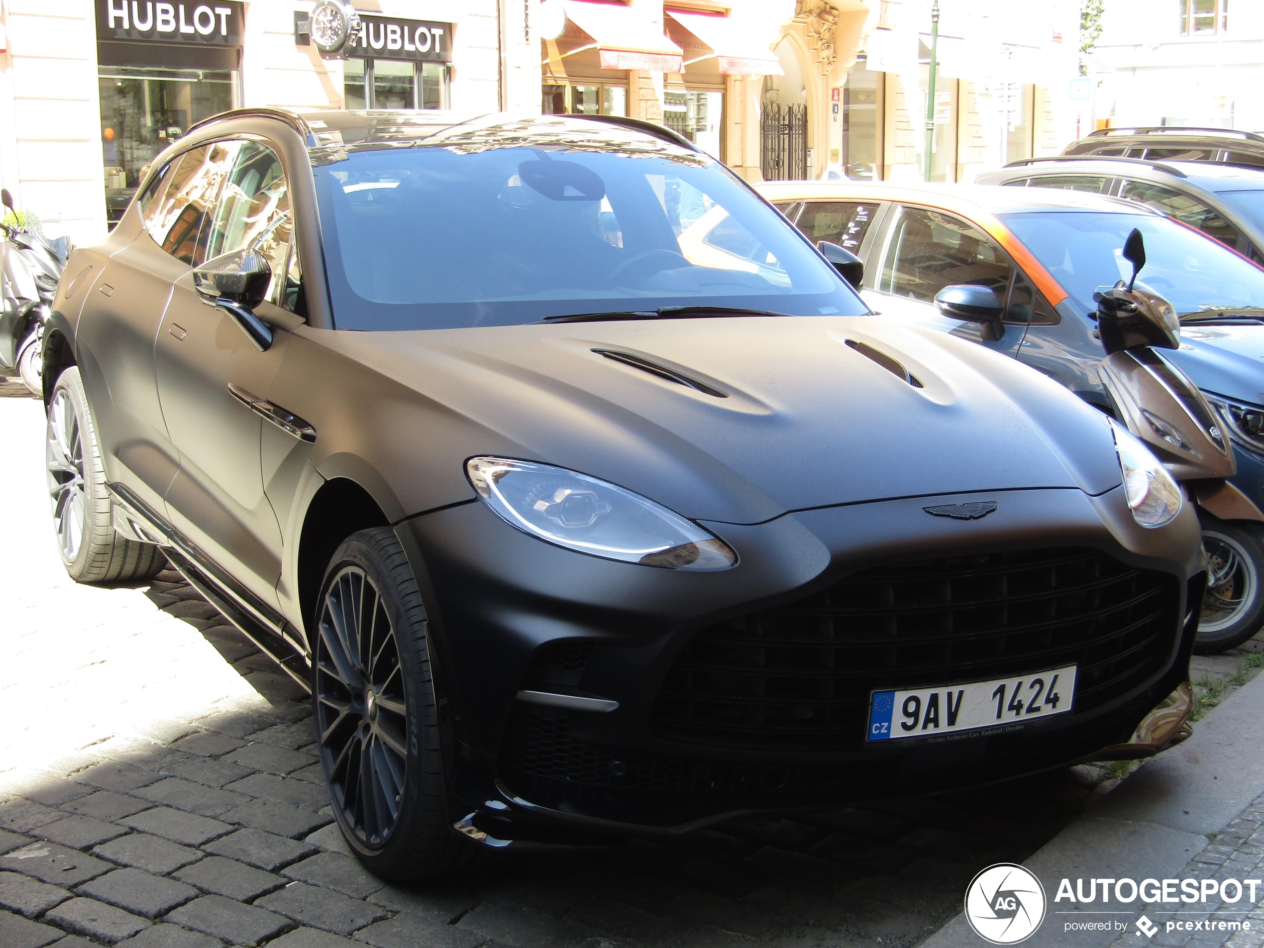 Aston Martin DBX707