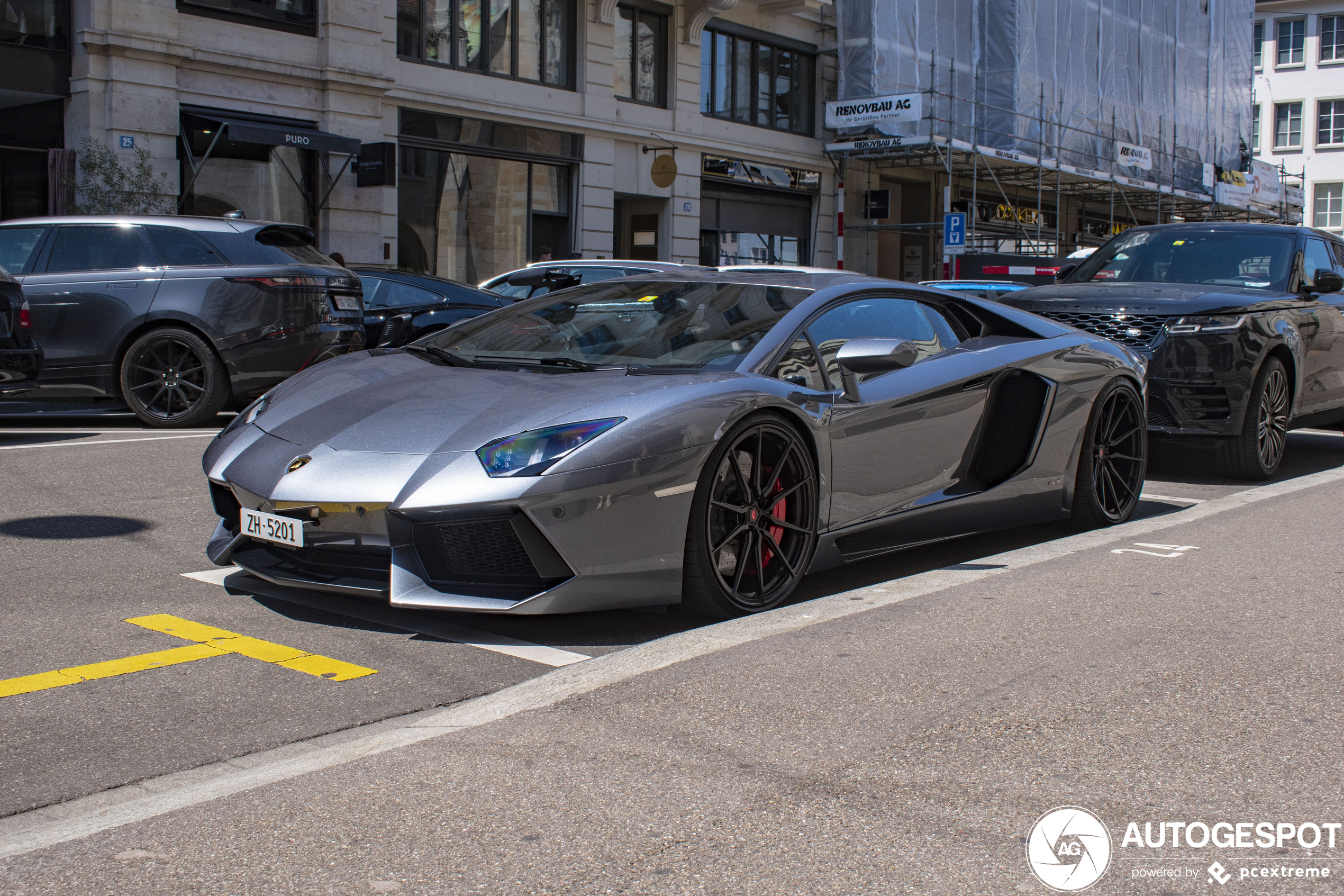 Lamborghini Aventador LP700-4