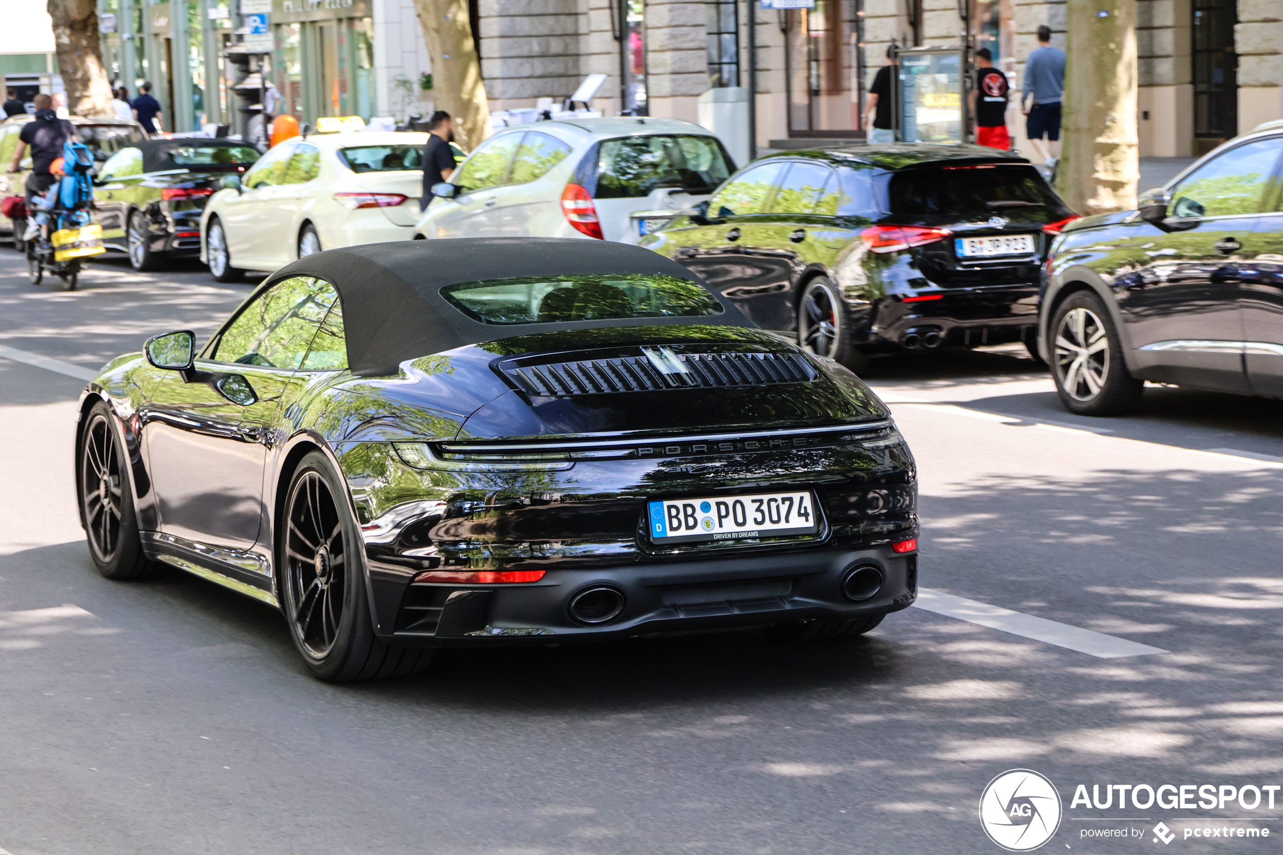 Porsche 992 Carrera 4 GTS Cabriolet