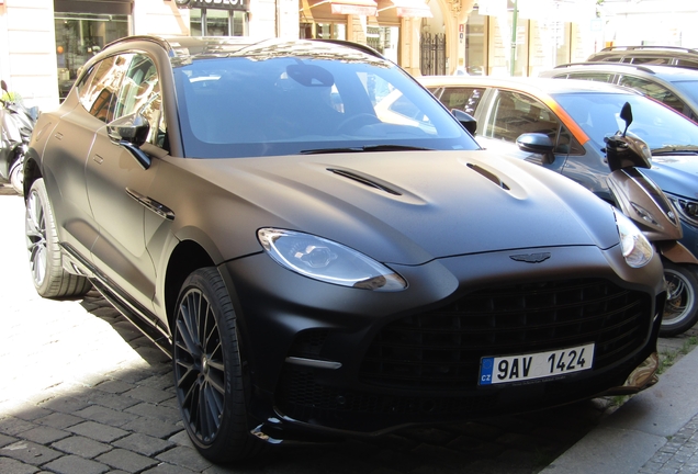 Aston Martin DBX707