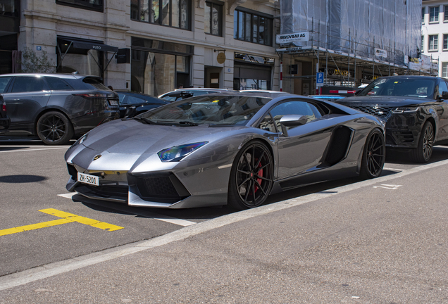 Lamborghini Aventador LP700-4