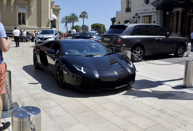 Lamborghini Aventador LP700-4