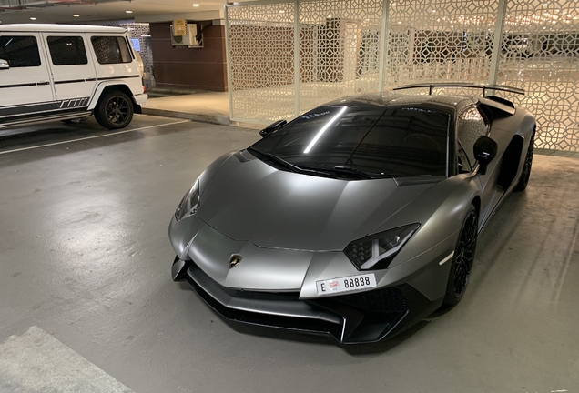 Lamborghini Aventador LP750-4 SuperVeloce Roadster