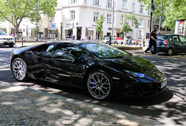 Lamborghini Huracán LP640-4 EVO