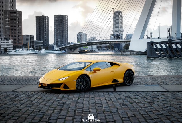 Lamborghini Huracán LP640-4 EVO