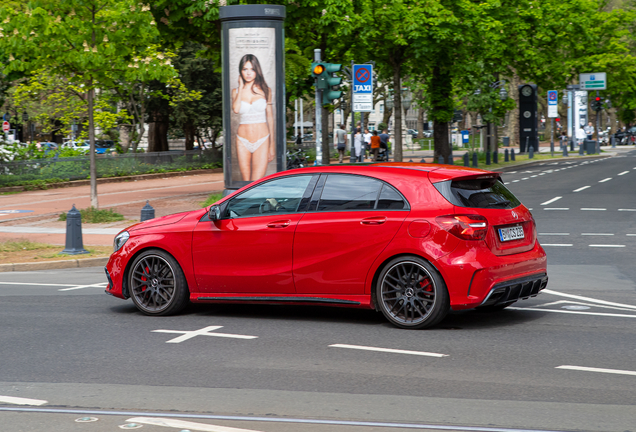 Mercedes-AMG A 45 W176 2015