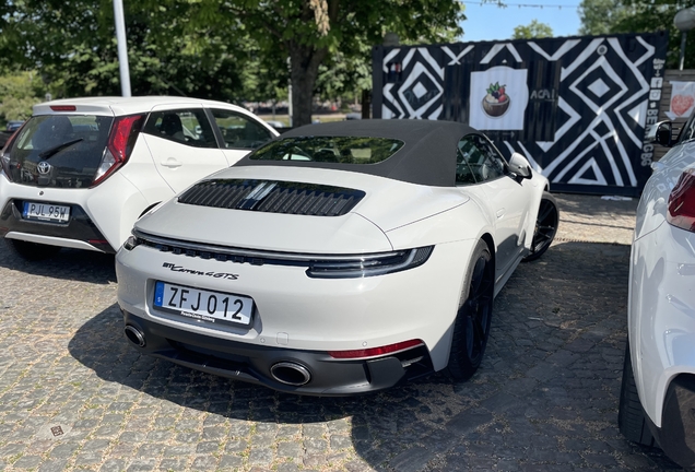 Porsche 992 Carrera 4 GTS Cabriolet