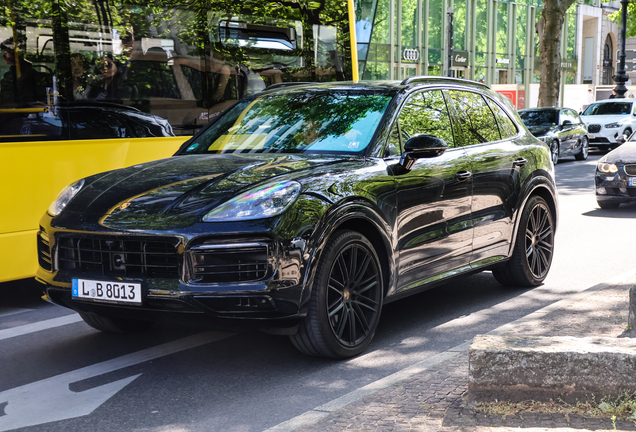 Porsche 9YA Cayenne GTS