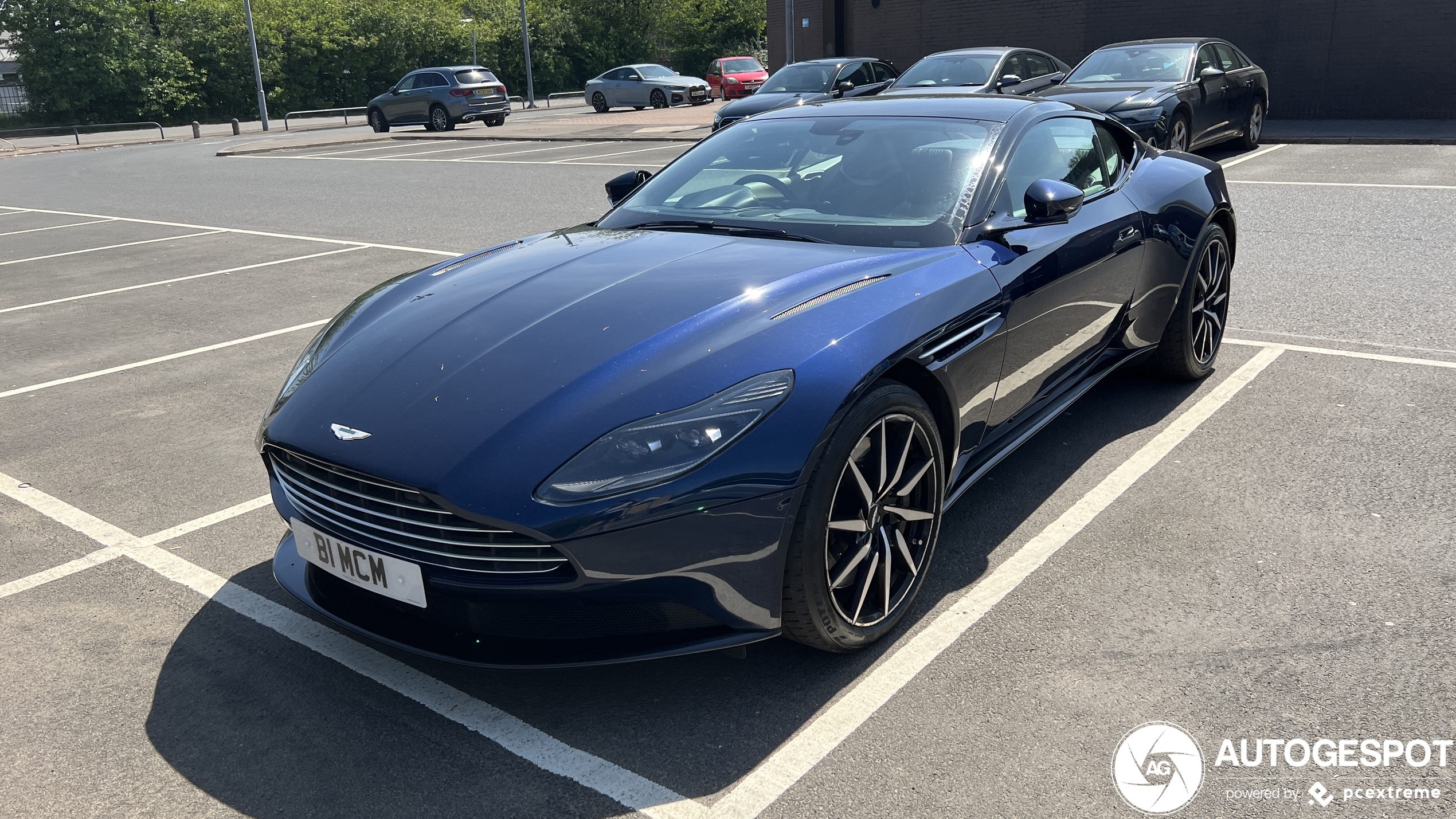 Aston Martin DB11