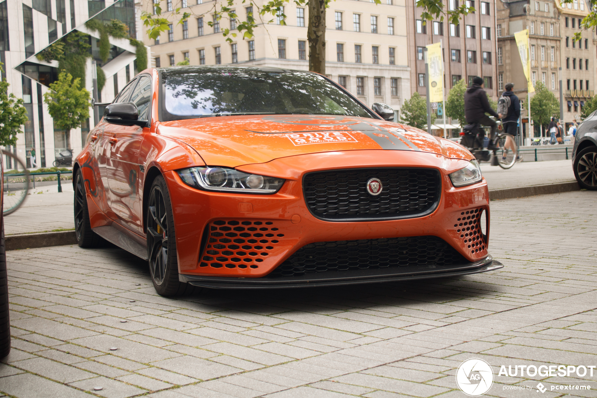 Jaguar XE SV Project 8