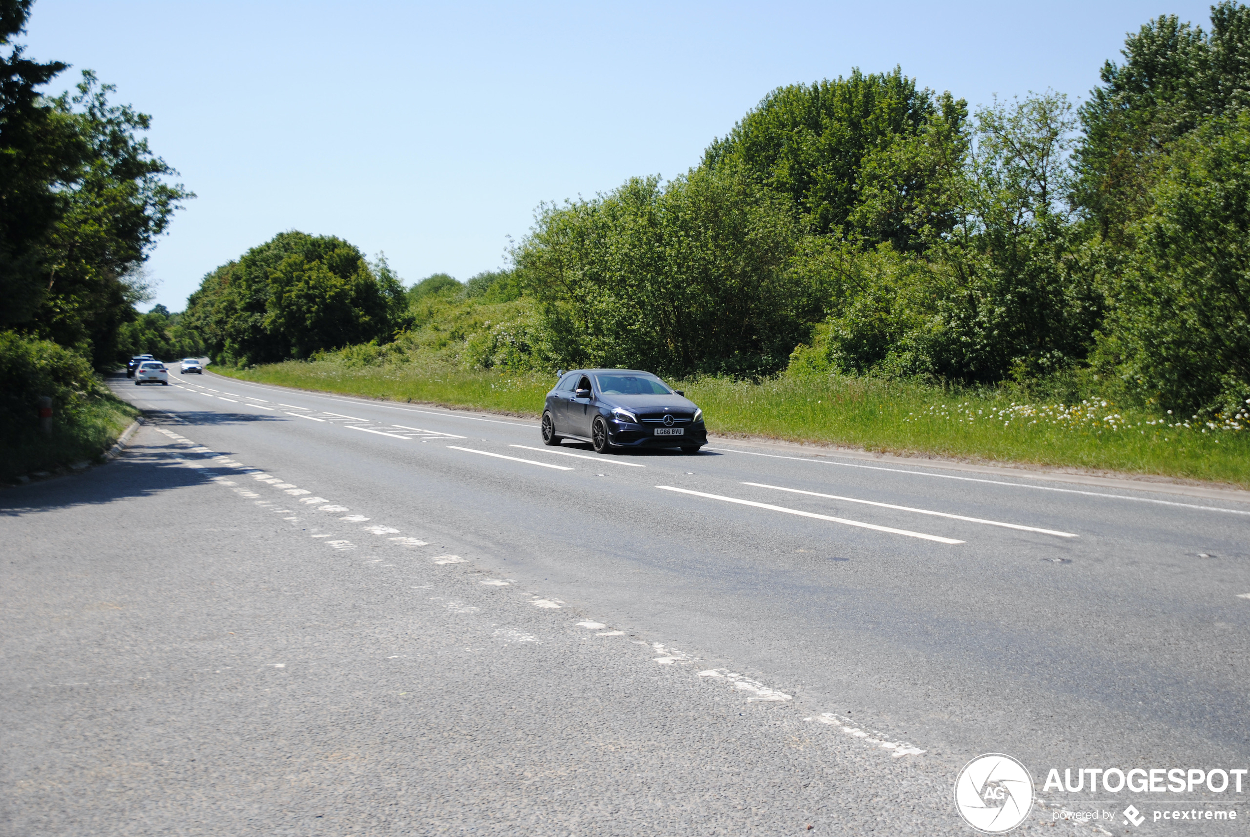 Mercedes-AMG A 45 W176 2015