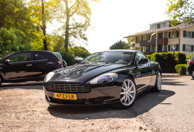 Aston Martin DB9