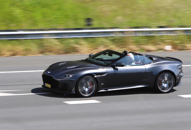 Aston Martin DBS Superleggera Volante