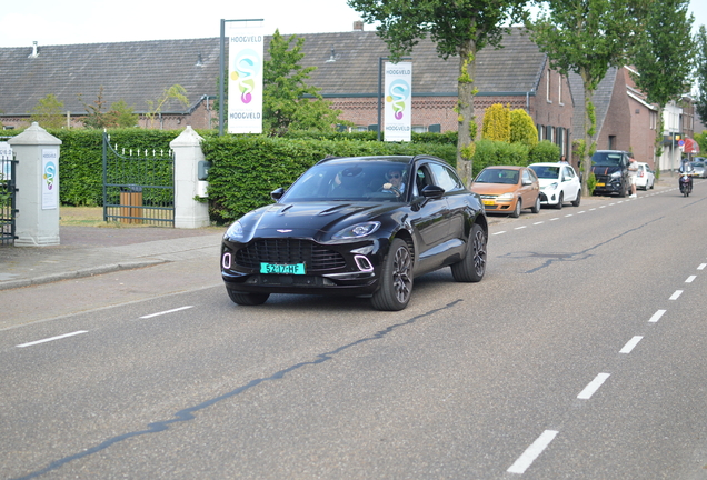 Aston Martin DBX