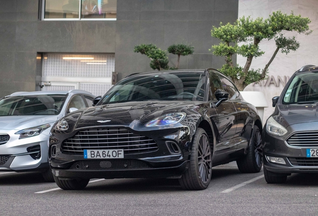 Aston Martin DBX