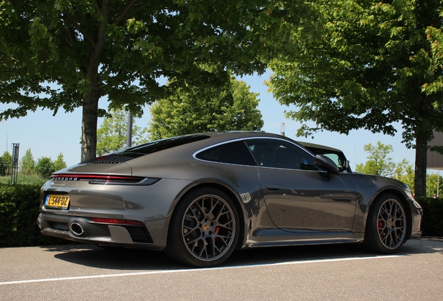 Porsche 992 Carrera 4S