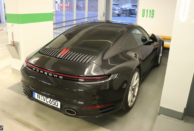 Porsche 992 Carrera 4S