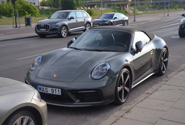 Porsche 992 Carrera 4S Cabriolet