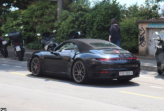 Porsche 992 Carrera 4S Cabriolet