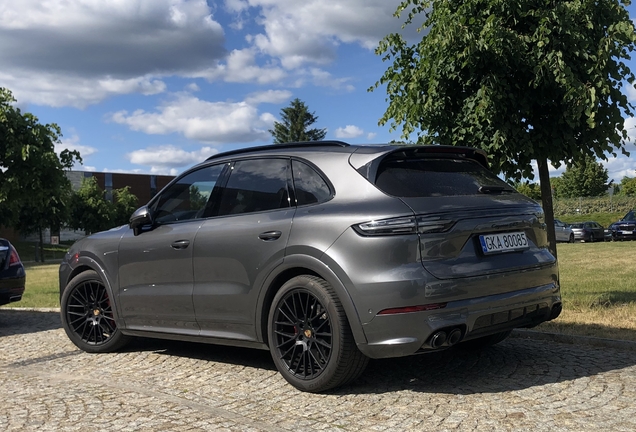 Porsche 9YA Cayenne GTS