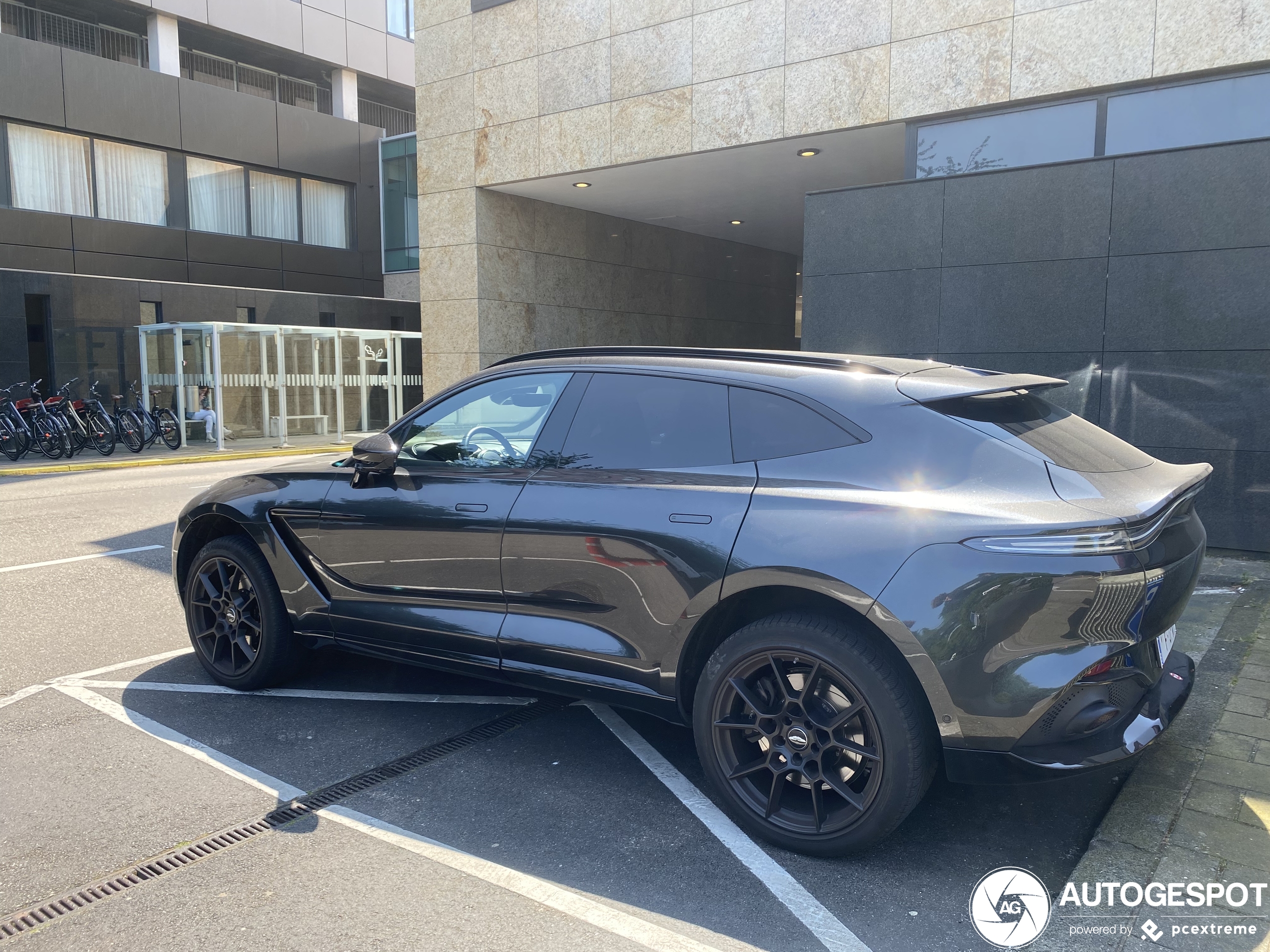 Aston Martin DBX