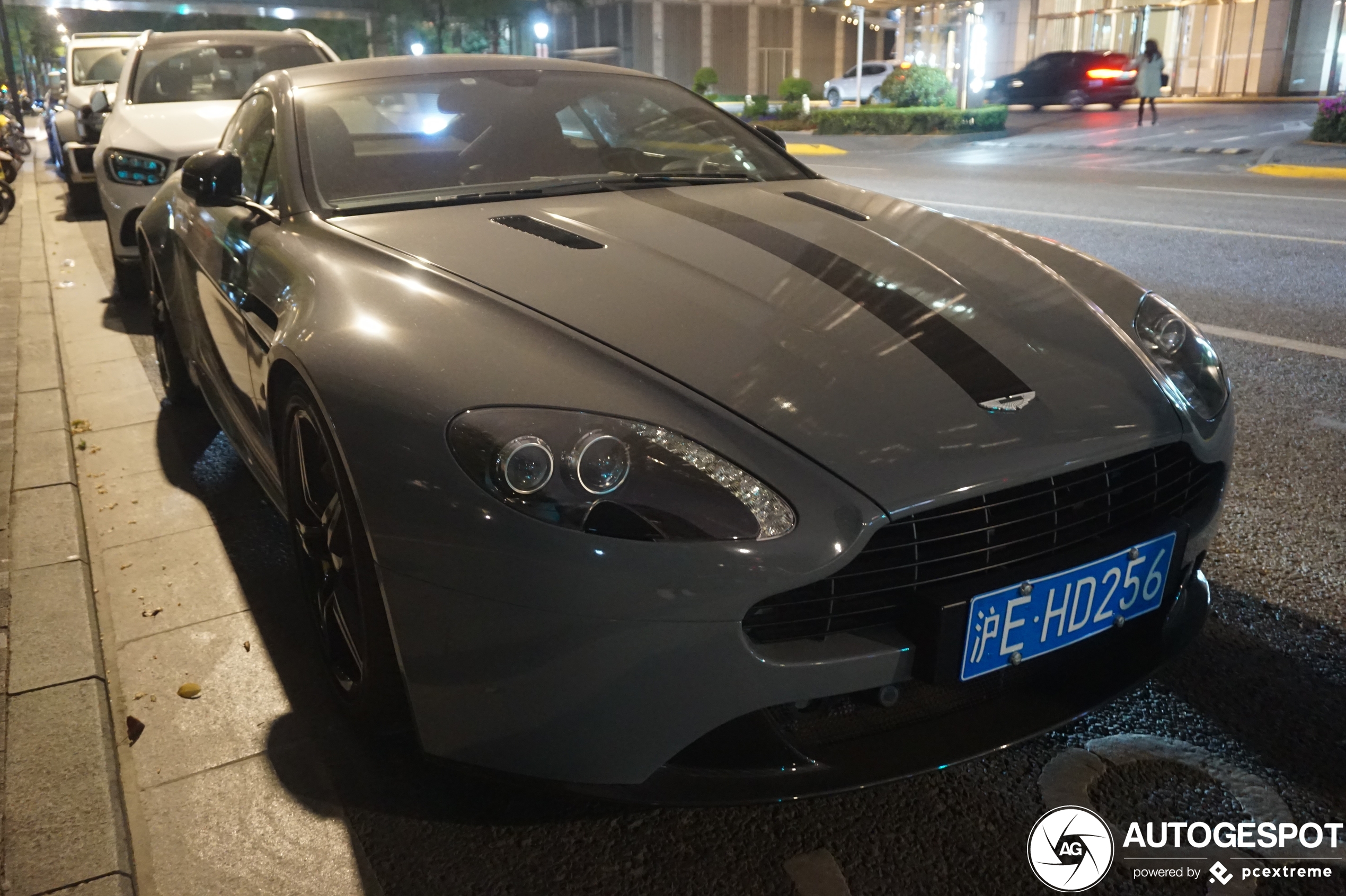 Aston Martin V8 Vantage 2012