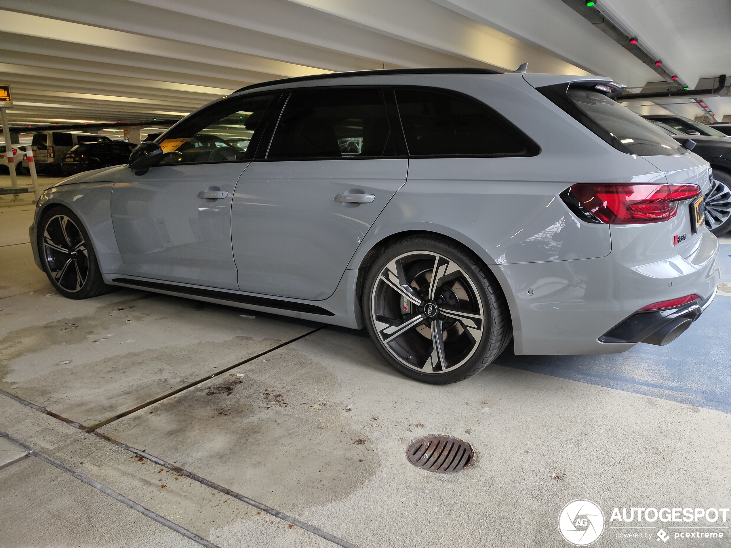 Audi RS4 Avant B9