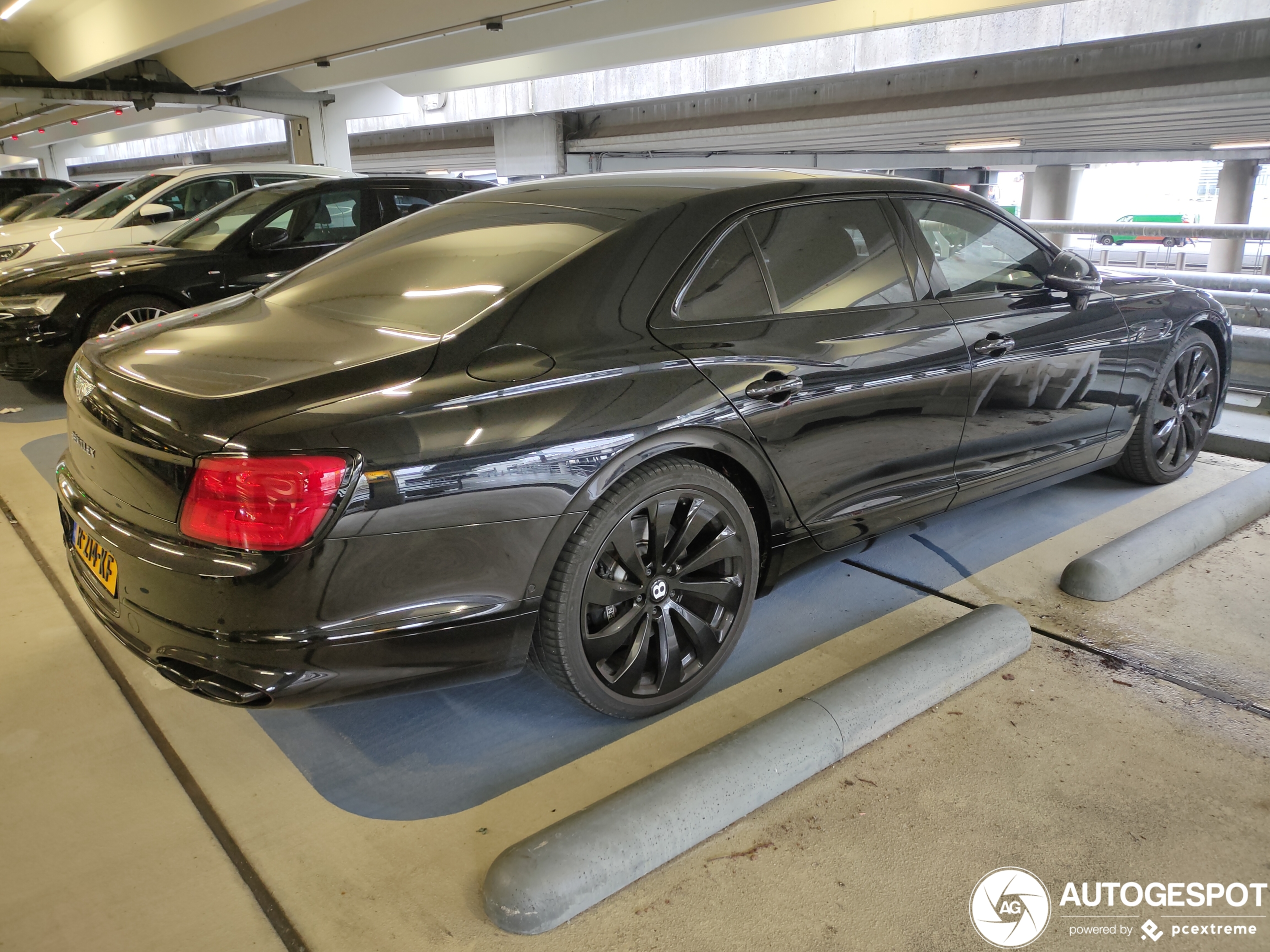 Bentley Flying Spur V8 2021