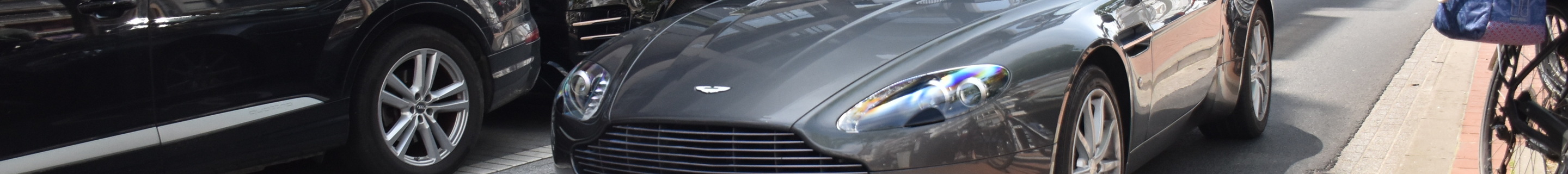 Aston Martin V8 Vantage Roadster