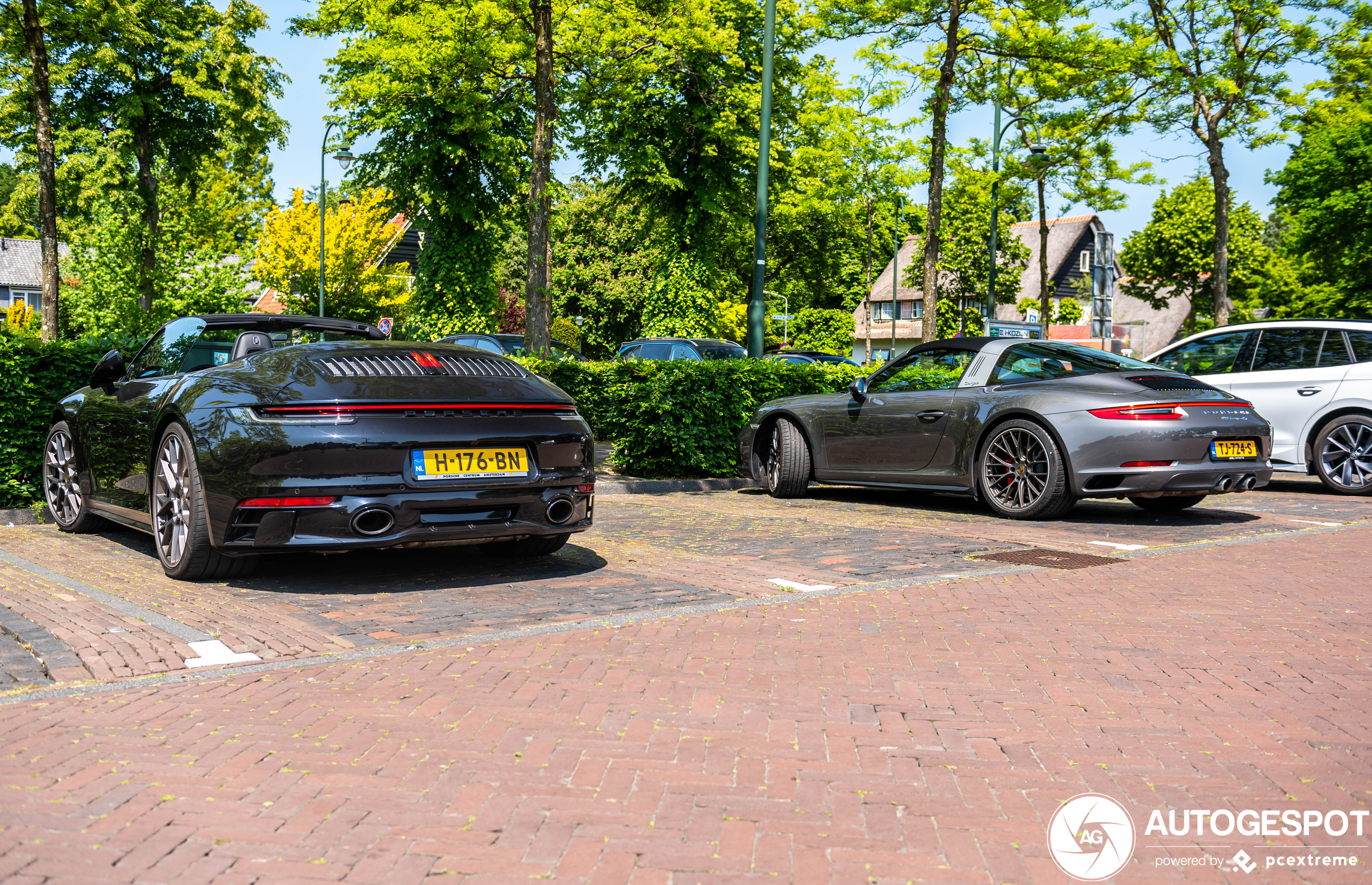 Porsche 992 Carrera 4S Cabriolet