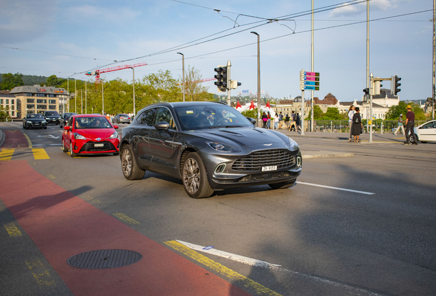 Aston Martin DBX