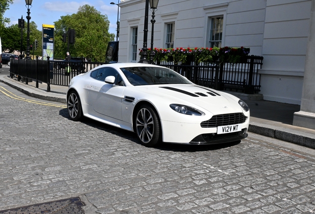 Aston Martin V12 Vantage