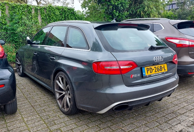 Audi RS4 Avant B8