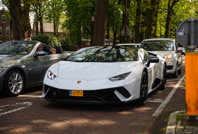 Lamborghini Huracán LP640-4 Performante Spyder