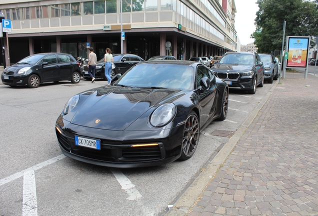 Porsche 992 Carrera 4S